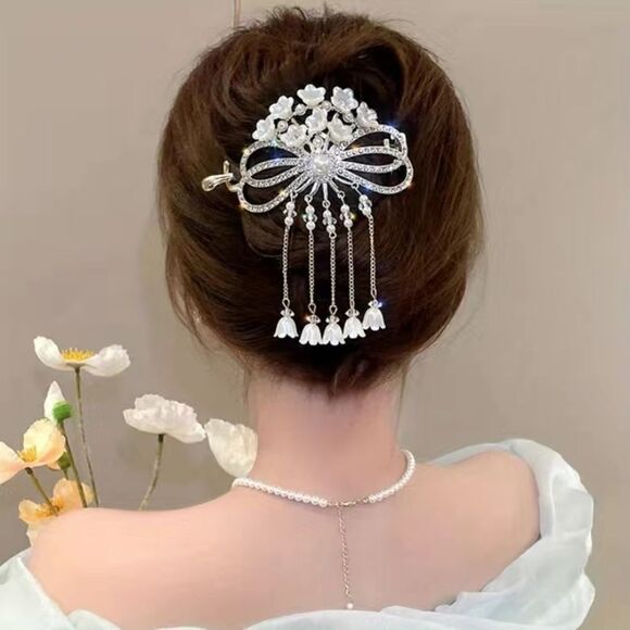 ✨🆕✨ Romantic Elegant Gold Pearl Lily Flower Tassel Hair Clip Pin 🎀✨ - Picture 1 of 9